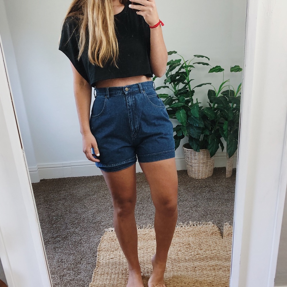 Vintage • 90s Woolrich High Waisted Shorts